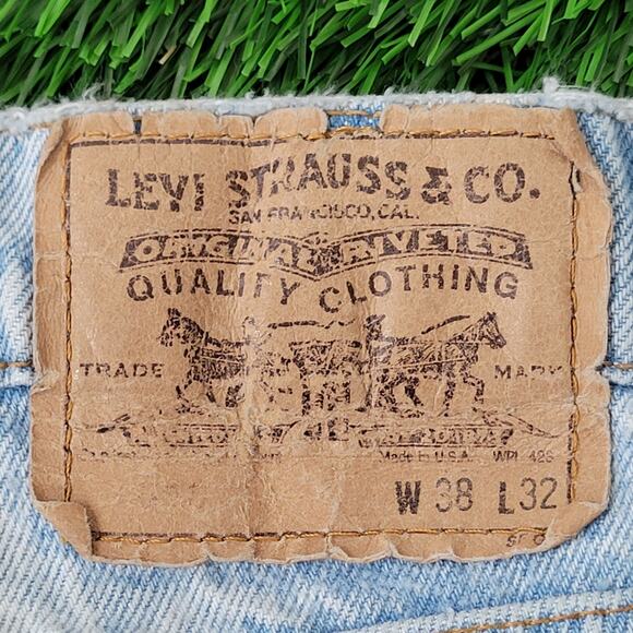 Vintage LEVIS 550 Jeans 35x32 Relaxed Light-Wash USA - Picture 5 of 16